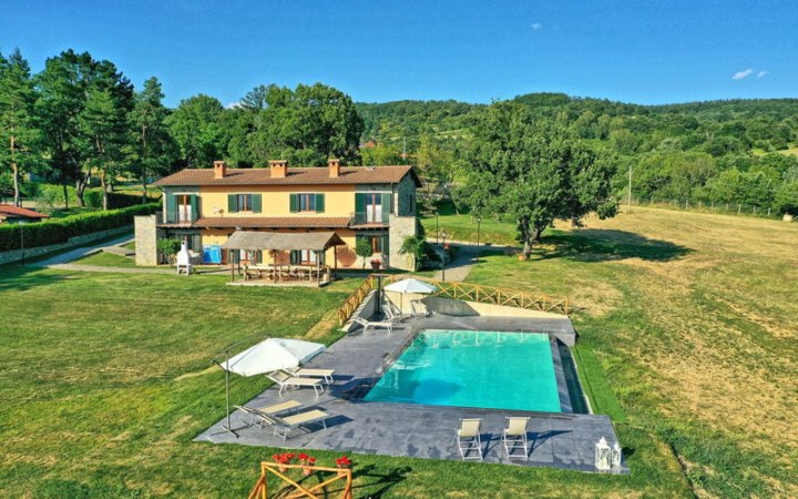 Rent Farmhouse in Tuscany for Holiday 